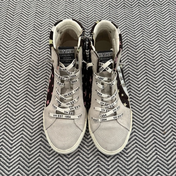Vintage Havana Shoes - 🛍️ Vintage Havana high top star studded sneakers Size 11
